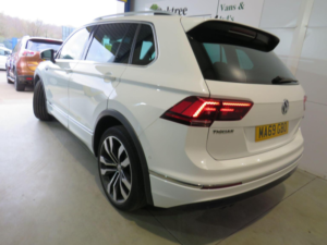 2019 Volkswagen Tiguan 2.0 Tdi R-Line Tech DSG 4motion Euro 6 (s/s) 5dr in White — image 4