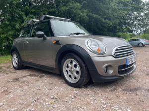 2012 MINI Hatch 1.6 Cooper D Euro 5 (s/s) 3dr in Silver — image 2