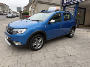 2017 Dacia Sandero Stepway 0.9 Stepway Laureate Tce 90 in Blue — image 3