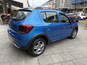 2017 Dacia Sandero Stepway 0.9 Stepway Laureate Tce 90 in Blue — image 4