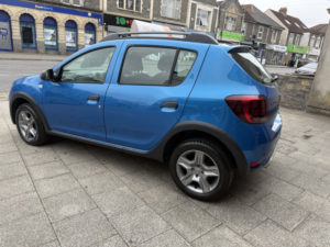 2017 Dacia Sandero Stepway 0.9 Stepway Laureate Tce 90 in Blue — image 6