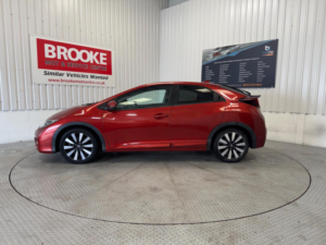 2016 Honda Civic 1.8 I-Vtec Sr Auto Euro 6 5dr in Red — image 4