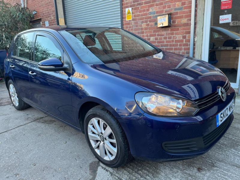 2012 Volkswagen Golf 1.6 Tdi Match DSG Euro 5 5dr in Blue — image 1