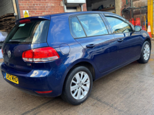 2012 Volkswagen Golf 1.6 Tdi Match DSG Euro 5 5dr in Blue — image 5