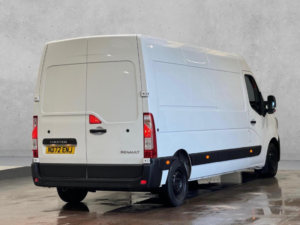 2022 Renault Master 2.3 Dci 35 Business+ Fwd Lwb Medium Roof Euro 6 4dr in White — image 2