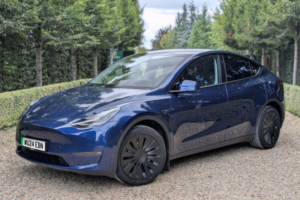 2024 Tesla Model Y Auto Rwd 5dr in Blue — image 2