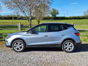2023 SEAT Arona 1.0 Tsi Fr in Silver — image 2