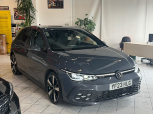 2023 Volkswagen Golf 2.0 Tdi Gtd in Grey — image 2
