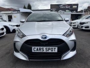 2021 Toyota Yaris 1.5 Vvt-H Design E-CVT Euro 6 (s/s) 5dr in Silver — image 3