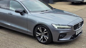 2019 Volvo S60 2.0 T5 R-Design Plus Auto Euro 6 (s/s) 4dr in Grey — image 4
