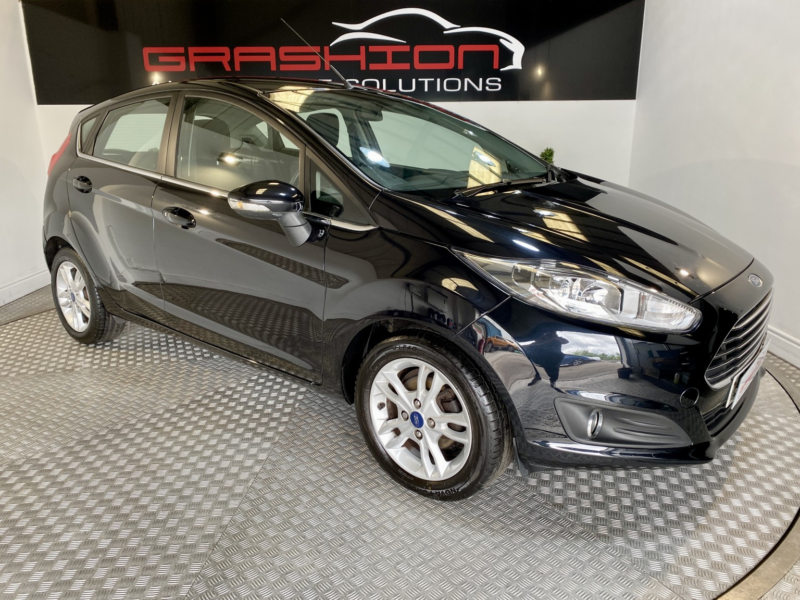 2015 Ford Fiesta 1.0 T Ecoboost Zetec in Black — image 1