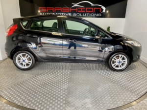 2015 Ford Fiesta 1.0 T Ecoboost Zetec in Black — image 5