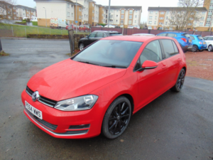 2014 Volkswagen Golf 2.0 Tdi Bluemotion Tech Gt in Red — image 5