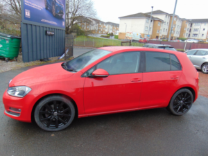 2014 Volkswagen Golf 2.0 Tdi Bluemotion Tech Gt in Red — image 6
