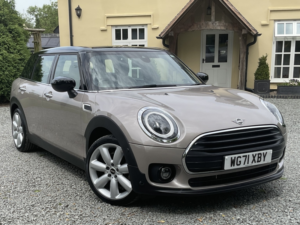 2021 MINI Clubman 1.5 Clubman Cooper Exclusive in Grey — image 1