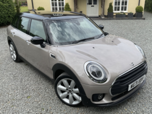 2021 MINI Clubman 1.5 Clubman Cooper Exclusive in Grey — image 2
