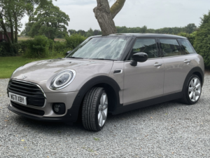 2021 MINI Clubman 1.5 Clubman Cooper Exclusive in Grey — image 4