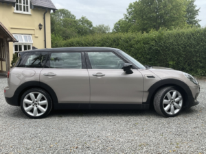 2021 MINI Clubman 1.5 Clubman Cooper Exclusive in Grey — image 6