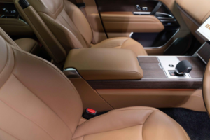 2024 Land Rover Range Rover 4.4 P530 V8 Autobiography Auto 4WD Euro 6 (s/s) 5dr (lwb, 7seat) in Green — image 4