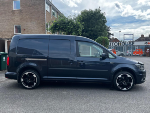 2016 Volkswagen Caddy Maxi 2.0 Tdi C20 Bluemotion Tech Highline Lwb Euro 6 (s/s) 6dr in Blue — image 5