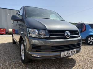 2016 Volkswagen Transporter 2.0 Tdi T28 Bluemotion Tech Highline in Grey — image 2