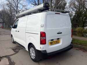 2021 Peugeot Expert 1.5 Bluehdi 1000 Professional Standard Panel Van Mwb Euro 6 (s/s) 6dr in White — image 5