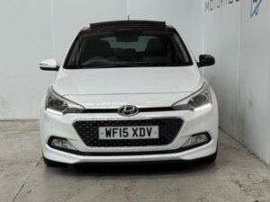 2015 Hyundai I20 1.4 Crdi Premium Se Euro 6 5dr in White — image 2