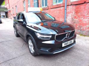 2019 Volvo Xc40 2.0 Momentum D3 in Black — image 2