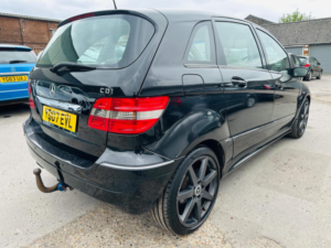 2007 Mercedes-Benz B Class 2.0 B180 Se CVT 5dr in Black — image 4