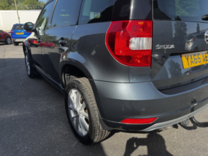 2015 Skoda Yeti 2.0 Tdi Se in Grey — image 5