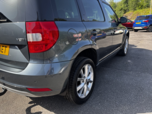 2015 Skoda Yeti 2.0 Tdi Se in Grey — image 6