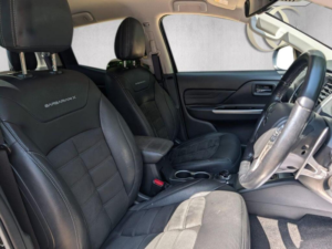 2019 Mitsubishi L200 2.2 Di-D Dc Barbarian X Auto 4WD Euro 6 (s/s) 4dr in Black — image 4