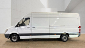 2012 Mercedes-Benz Sprinter 2.2 Cdi 308 Refrigerated Van 4dr Mwb in White — image 4