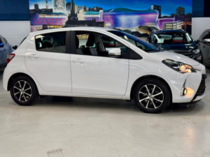 2018 Toyota Yaris 1.5 Vvt-I Icon Tech Euro 6 5dr in White — image 2