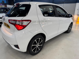 2018 Toyota Yaris 1.5 Vvt-I Icon Tech Euro 6 5dr in White — image 4