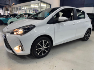 2018 Toyota Yaris 1.5 Vvt-I Icon Tech Euro 6 5dr in White — image 6