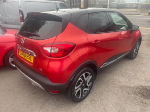 2016 Renault Captur 0.9 Tce Energy Signature Nav SUV 5dr Petrol Manual Euro 6 (s/s) (90 Ps) in Red — image 4