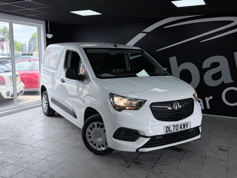 2020 Vauxhall Combo 1.6 Turbo D 2300 Sportive L1 H1 Euro 6 (s/s) 4dr in White — image 1