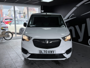 2020 Vauxhall Combo 1.6 Turbo D 2300 Sportive L1 H1 Euro 6 (s/s) 4dr in White — image 2