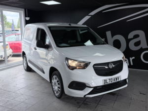 2020 Vauxhall Combo 1.6 Turbo D 2300 Sportive L1 H1 Euro 6 (s/s) 4dr in White — image 5