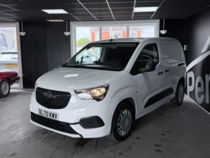 2020 Vauxhall Combo 1.6 Turbo D 2300 Sportive L1 H1 Euro 6 (s/s) 4dr in White — image 6