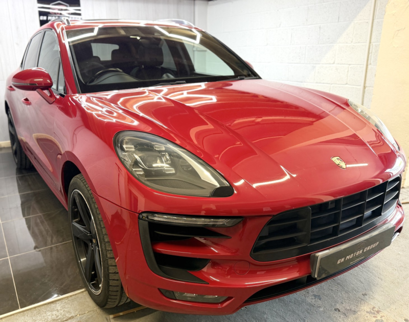 2017 Porsche Macan 3.0 T V6 Gts in Red — image 1