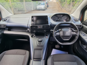 2021 Peugeot Rifter 1.2 Puretech Allure in Bronze — image 3