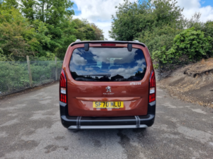 2021 Peugeot Rifter 1.2 Puretech Allure in Bronze — image 5