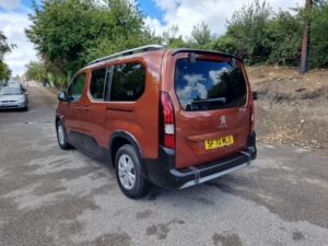 2021 Peugeot Rifter 1.2 Puretech Allure in Bronze — image 6