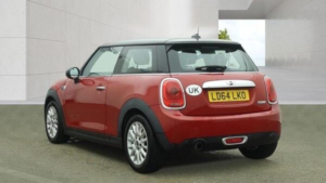 2015 MINI Hatch 1.5 Cooper Euro 6 (s/s) 3dr in Red — image 5
