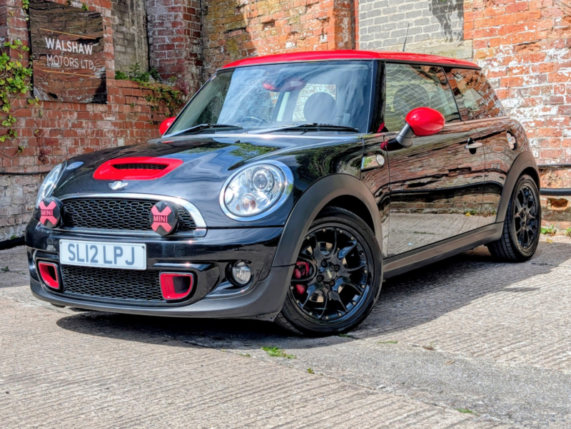 2012 MINI Hatch 2.0 Cooper Sd Hatch in Black — image 1