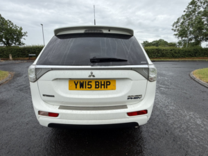 2015 Mitsubishi Outlander 2.0 H 12kwh Gx5h in White — image 6