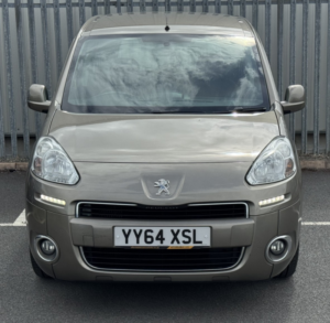 2014 Peugeot Partner Tepee 1.6 Hdi S in Bronze — image 3