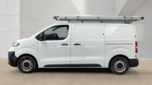 2020 Peugeot Expert 2.0 Bluehdi 1400 S Standard Panel Van Mwb Euro 6 (s/s) 6dr in White — image 2